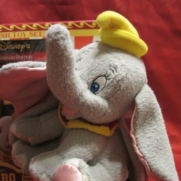 VTG RARE 2001 NIB 60TH ANNIV. DUMBO VHS AND PLUSH TOY - Picture 3 of 11